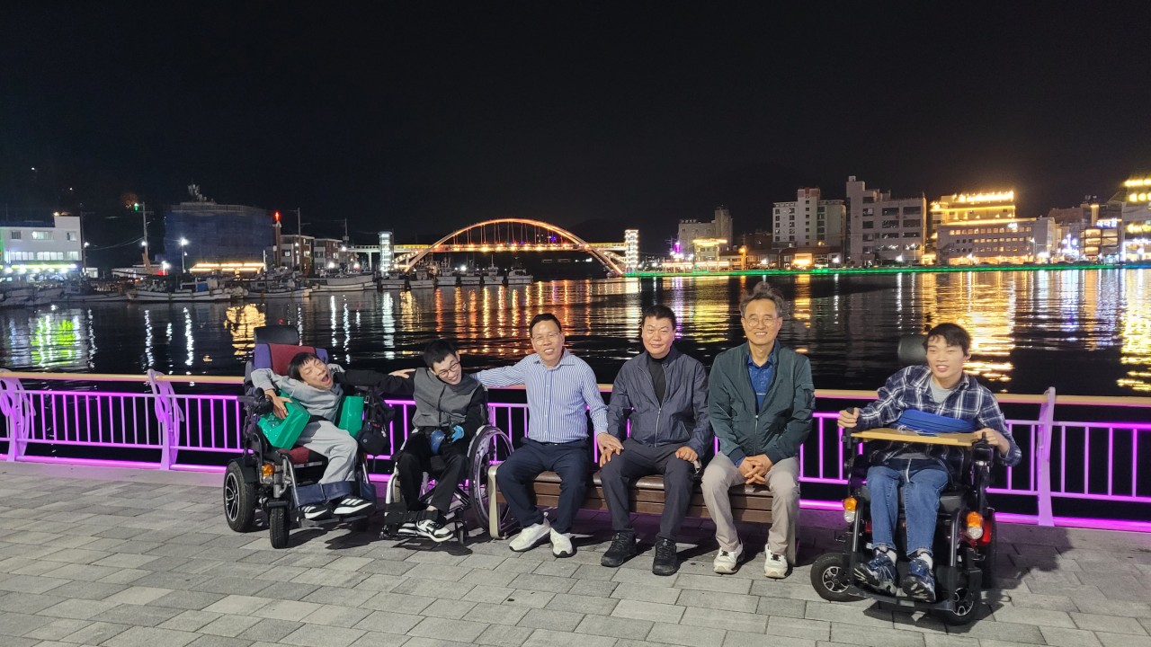 /user/g/gjcil/editor/2510/7186c9b9ee4cc5293c89a36c3d61268b_1760949910_3214.jpg 이미지크게보기