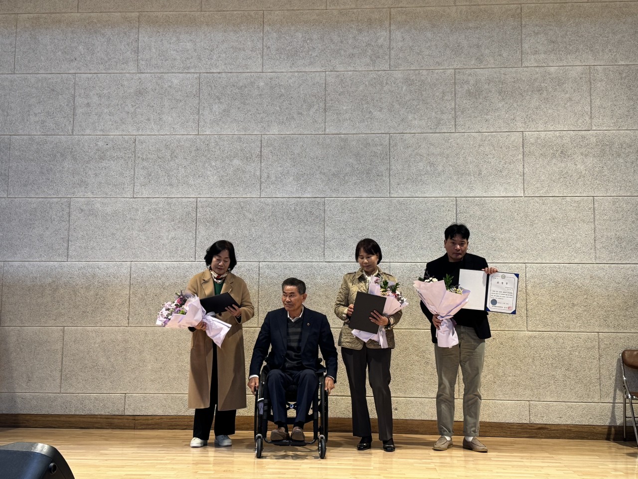 /user/g/gjcil/editor/2512/5d2746d2e6ac6aedfe8a8149bb876229_1765238968_2965.jpg 이미지크게보기