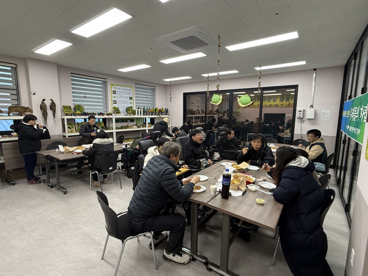 /user/g/gjcil/editor/2512/9a00ef7b9d5e8fcafbc027a2b56a2863_1765958103_7616.jpg 이미지크게보기